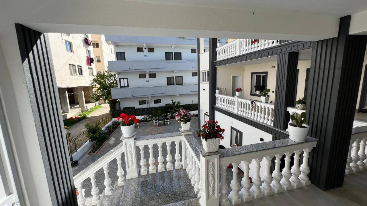 Hotel Vila Aaron Durrës Exterior foto