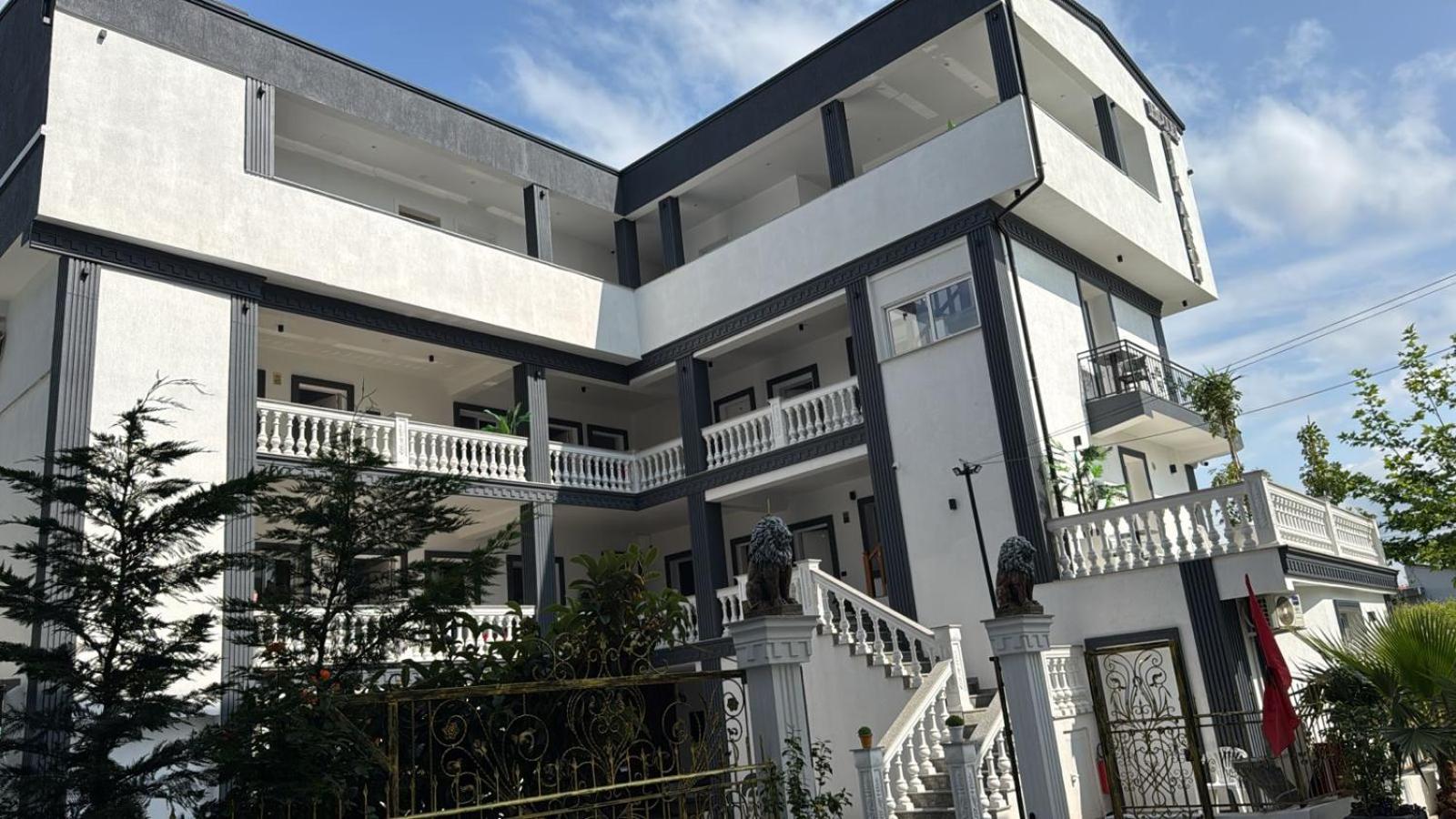 Hotel Vila Aaron Durrës Exterior foto