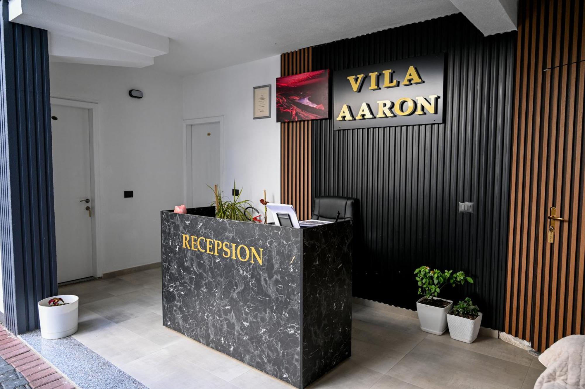 Hotel Vila Aaron Durrës Exterior foto