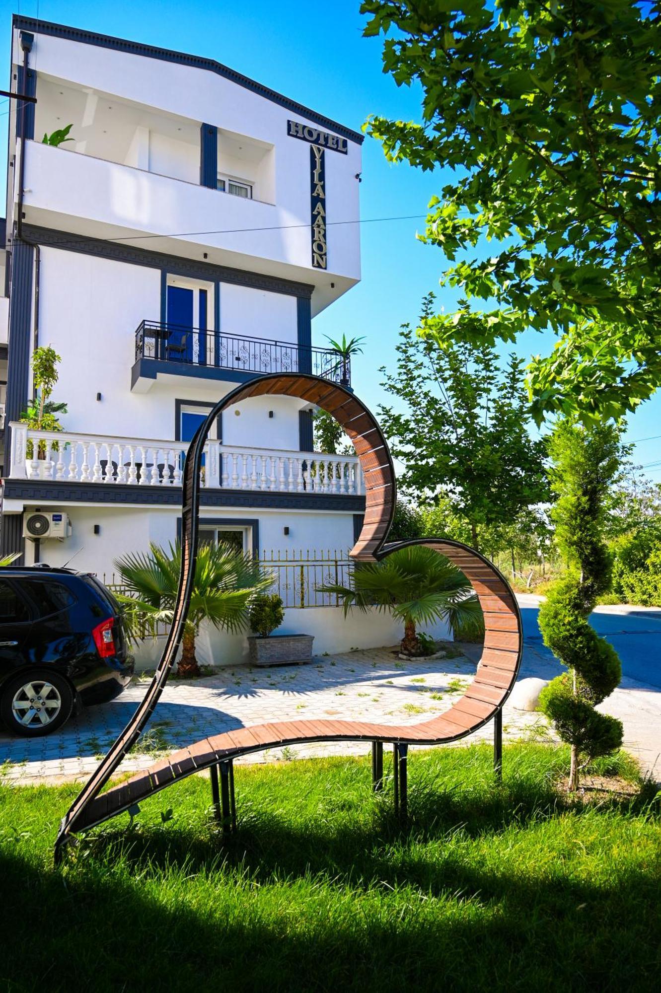 Hotel Vila Aaron Durrës Exterior foto