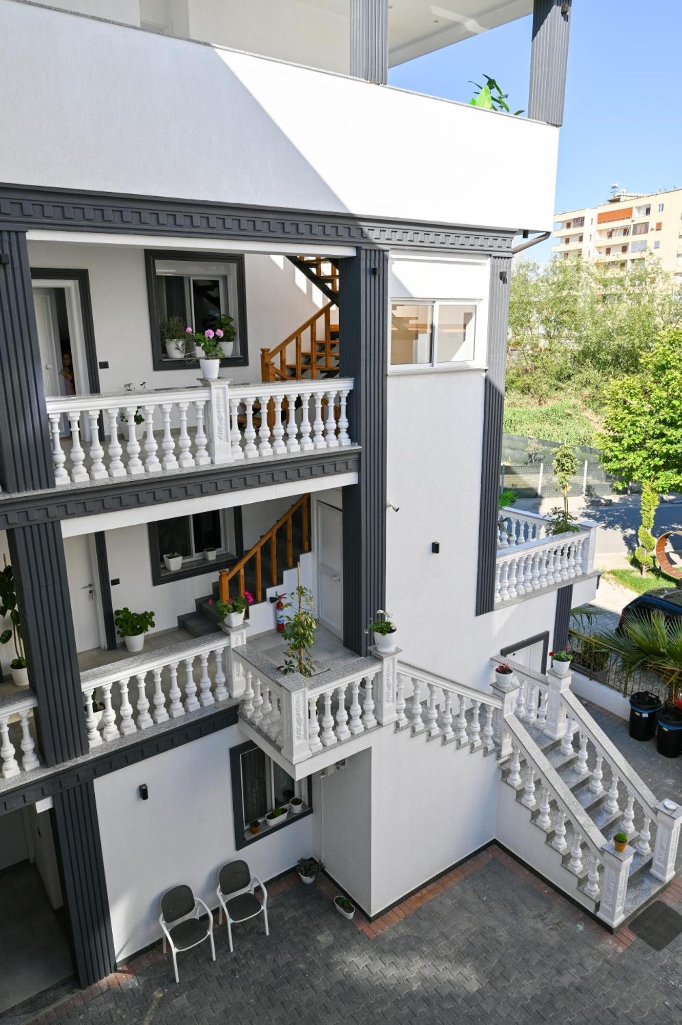 Hotel Vila Aaron Durrës Exterior foto
