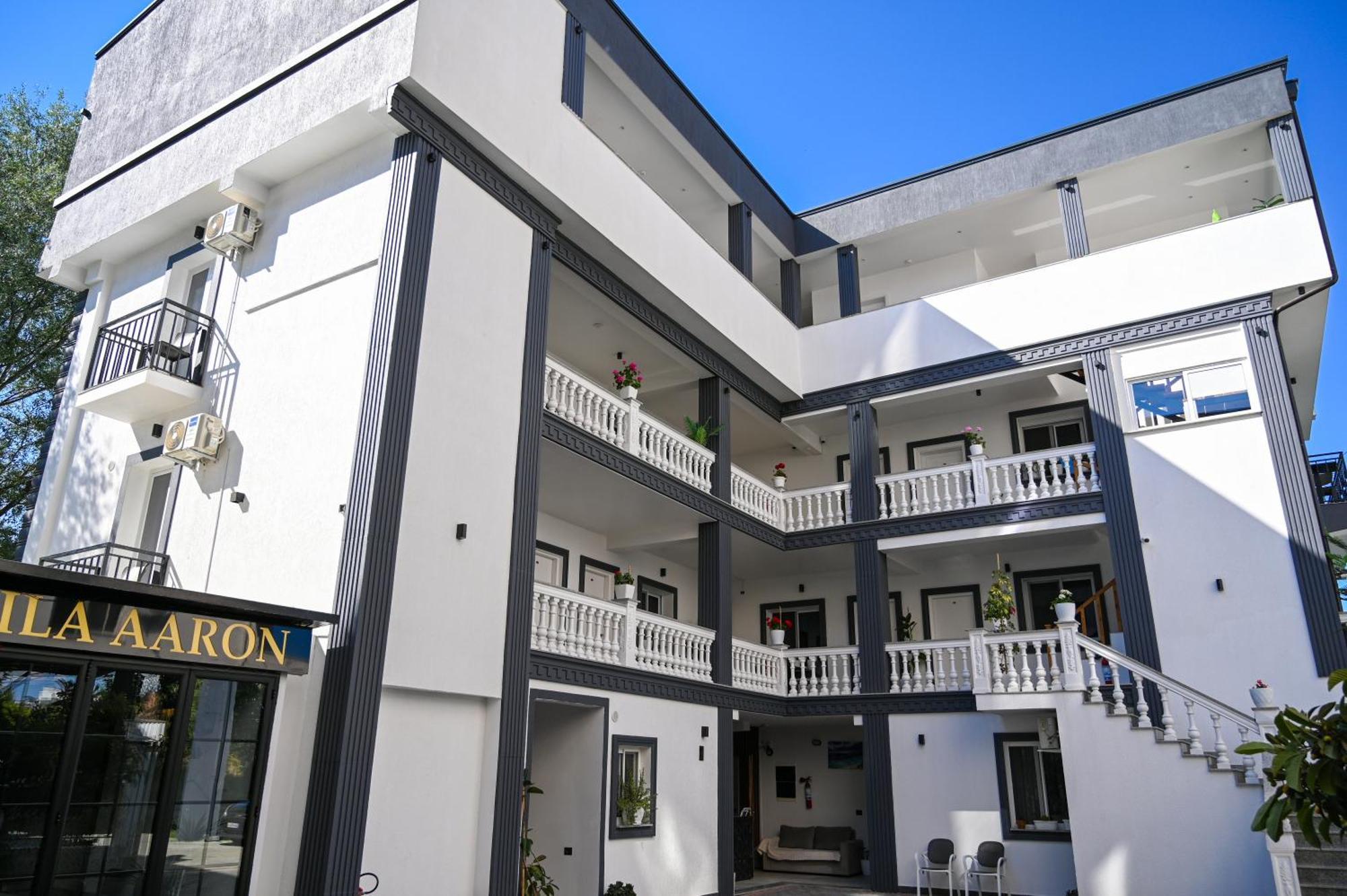 Hotel Vila Aaron Durrës Exterior foto